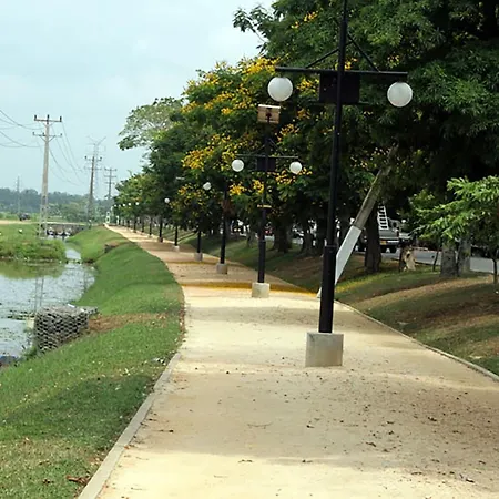 Great Location Living, Modern 2-Bed Apartment With Pool & Gym Access, All Amenities Sri Jayewardenepura Kotte Exterior photo