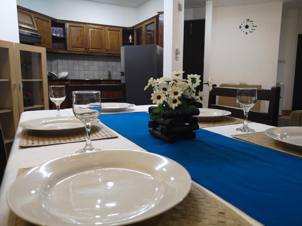 Apartment Great Location Living, Modern 2-bed With Pool & Gym Access, Amenities
