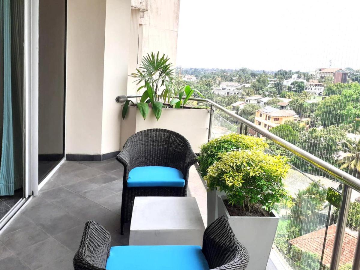 Great Location Living, Modern 2-bed With Pool & Gym Access, Amenities Apartment Sri Jayewardenepura Kotte