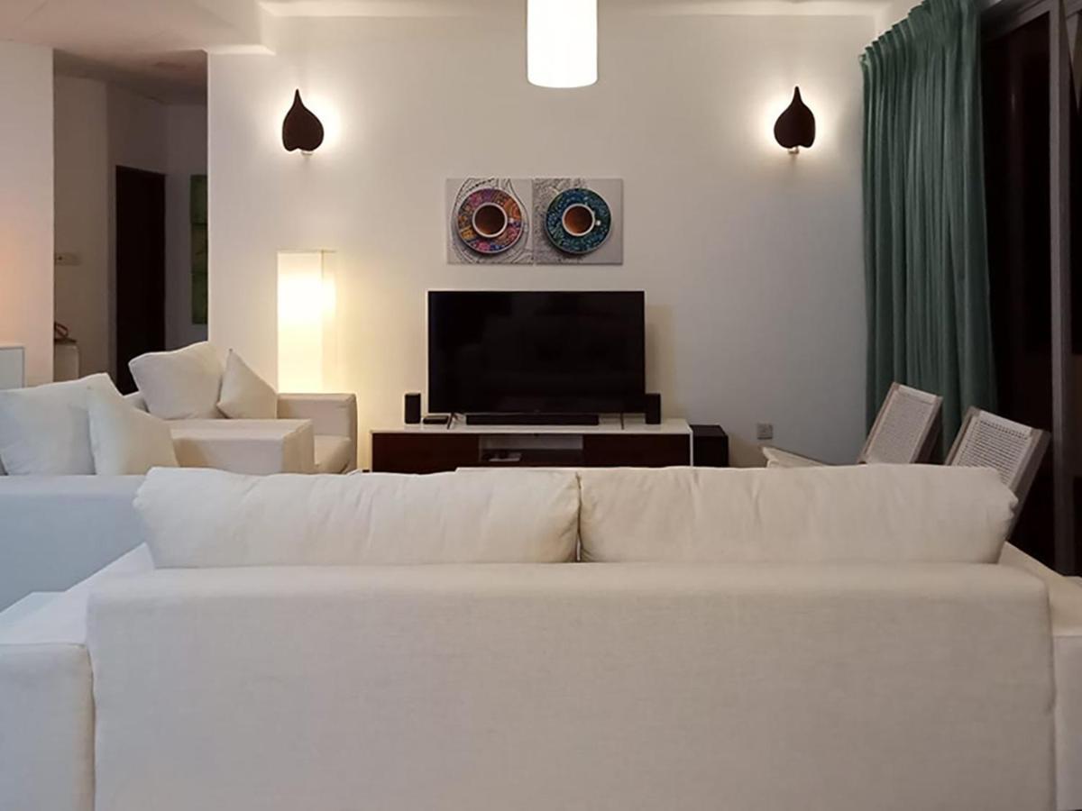 Apartment Great Location Living, Modern 2-bed With Pool & Gym Access, Amenities *